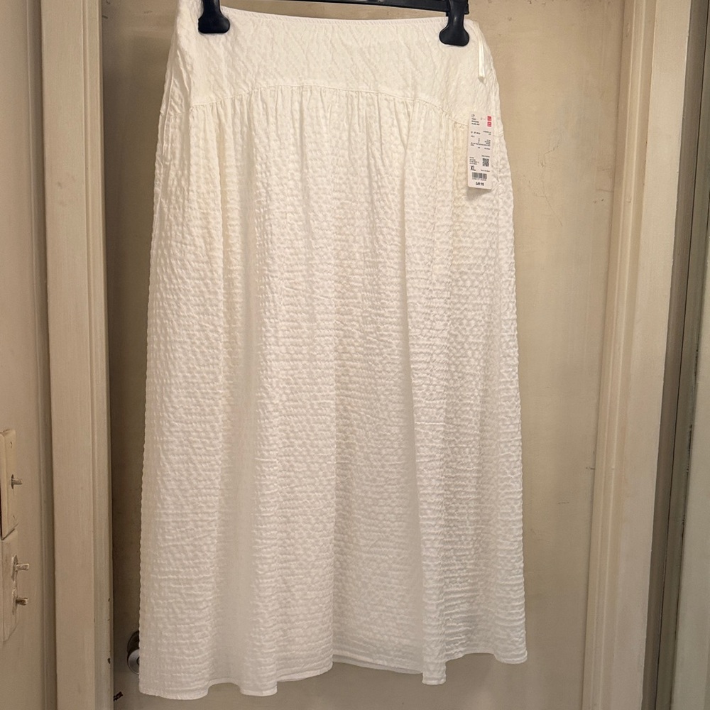 Brand New UNIGLO Elegant Seersucker White Textured Cotton Skirt -Sz. XXL